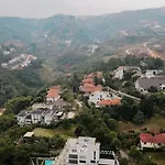Kirei Mountain View Villa 7 Bedrooms With A Private Swimming Pool