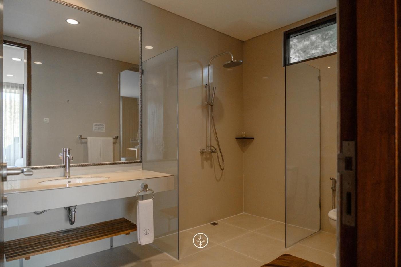 Kirei Mountain View 7 Bedrooms With A Private Swimming Pool * Bandung