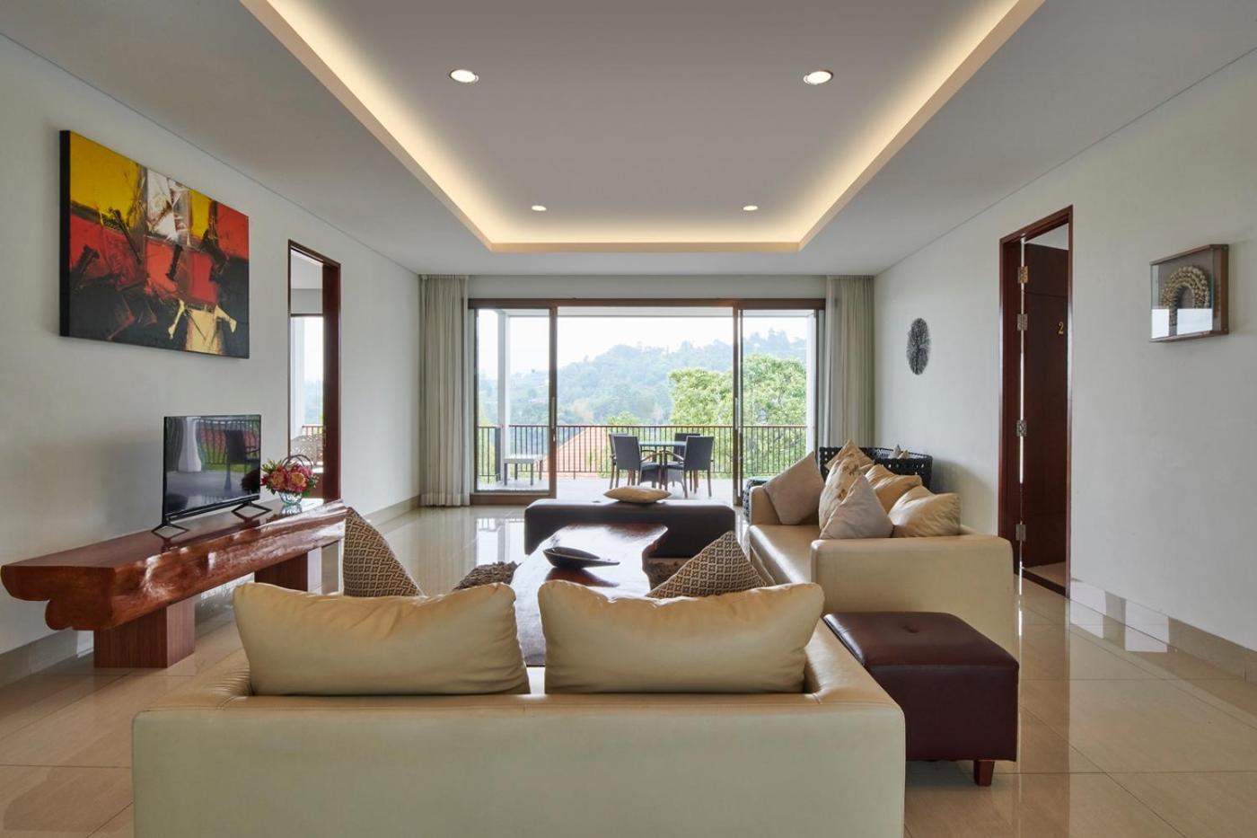 Kirei Mountain View 7 Bedrooms With A Private Swimming Pool Rumah liburan