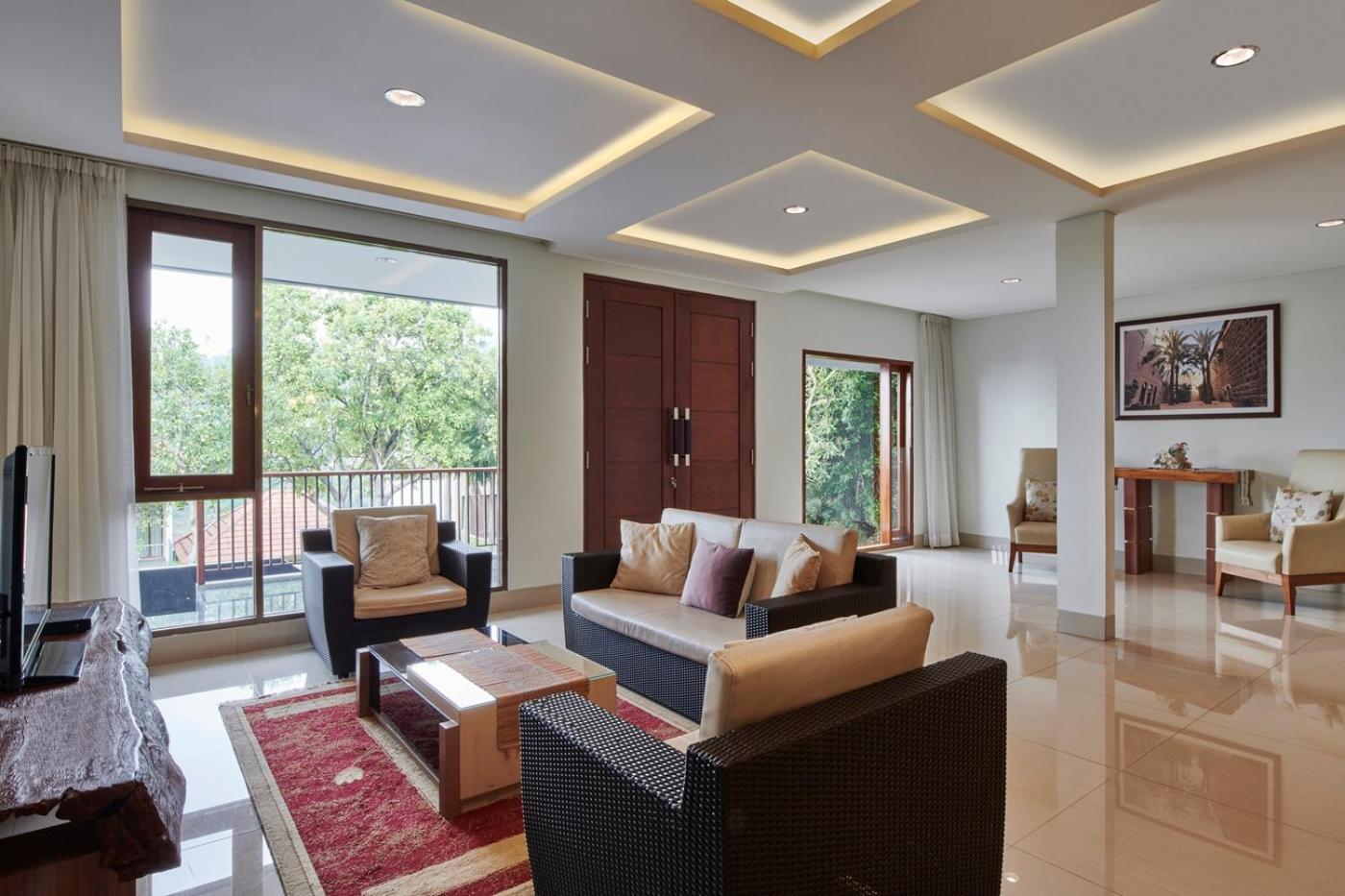 Kirei Mountain View 7 Bedrooms With A Private Swimming Pool Rumah liburan Bandung