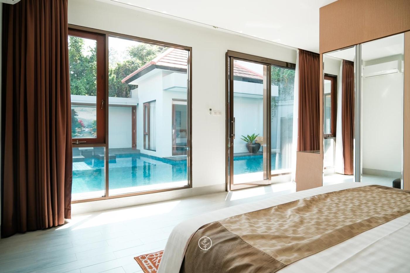 Kirei Mountain View 7 Bedrooms With A Private Swimming Pool * Bandung