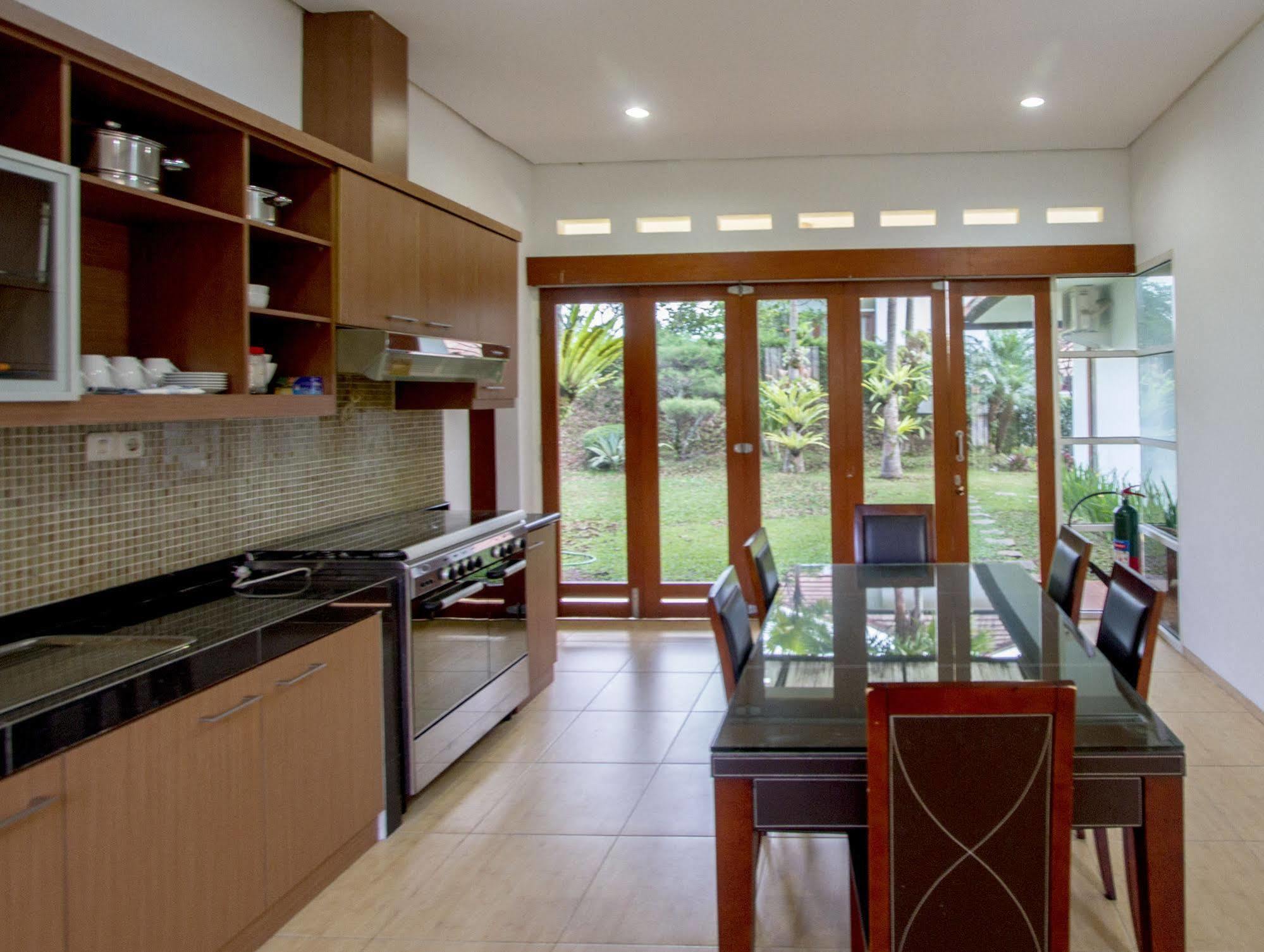Kirei Mountain View 7 Bedrooms With A Private Swimming Pool Rumah liburan