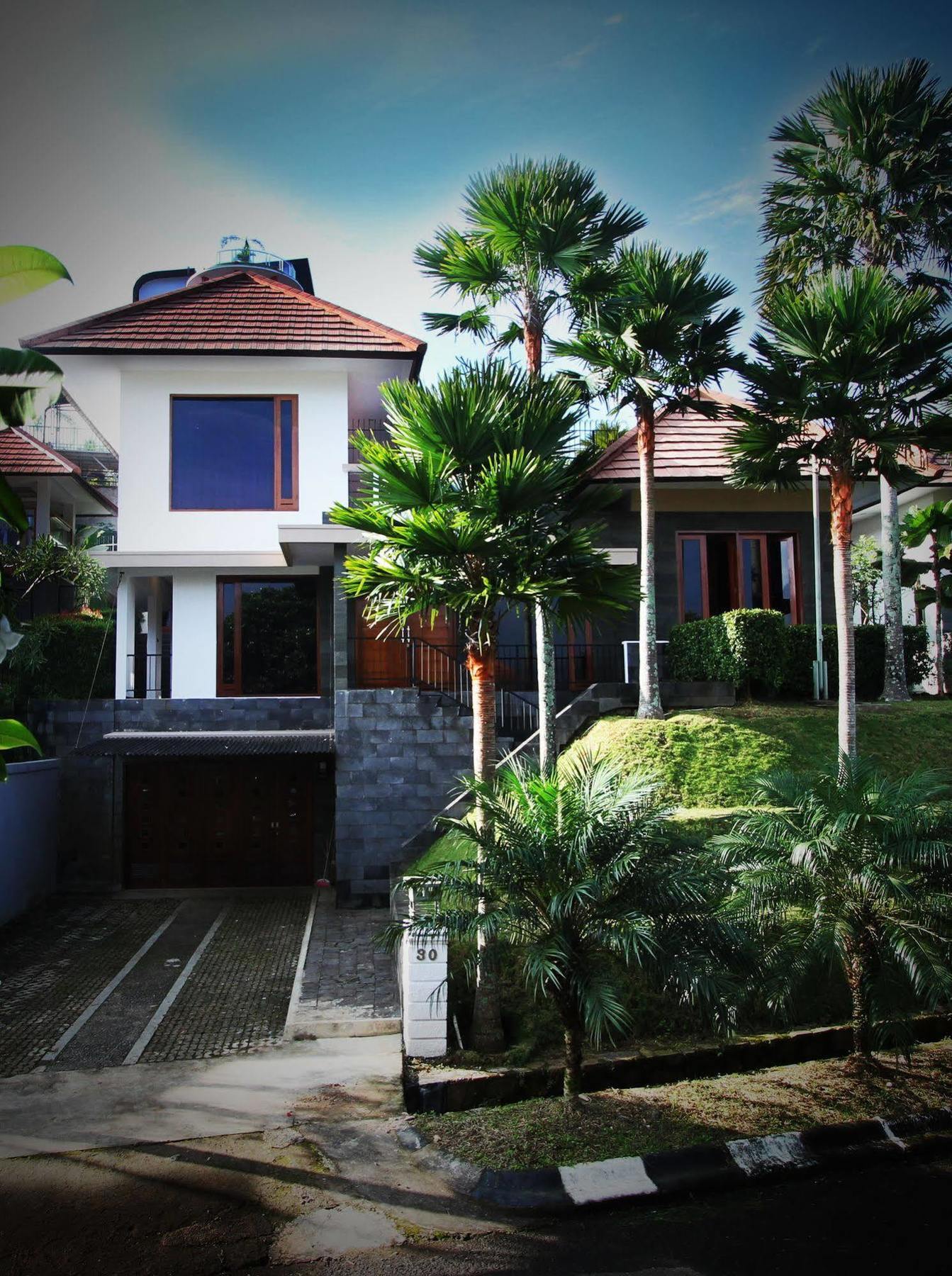 Kirei Mountain View 7 Bedrooms With A Private Swimming Pool