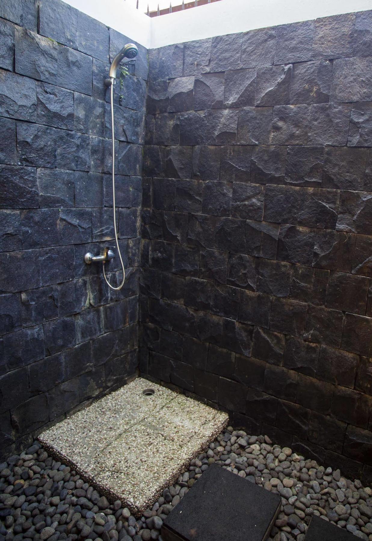 Kirei Mountain View 7 Bedrooms With A Private Swimming Pool Bandung