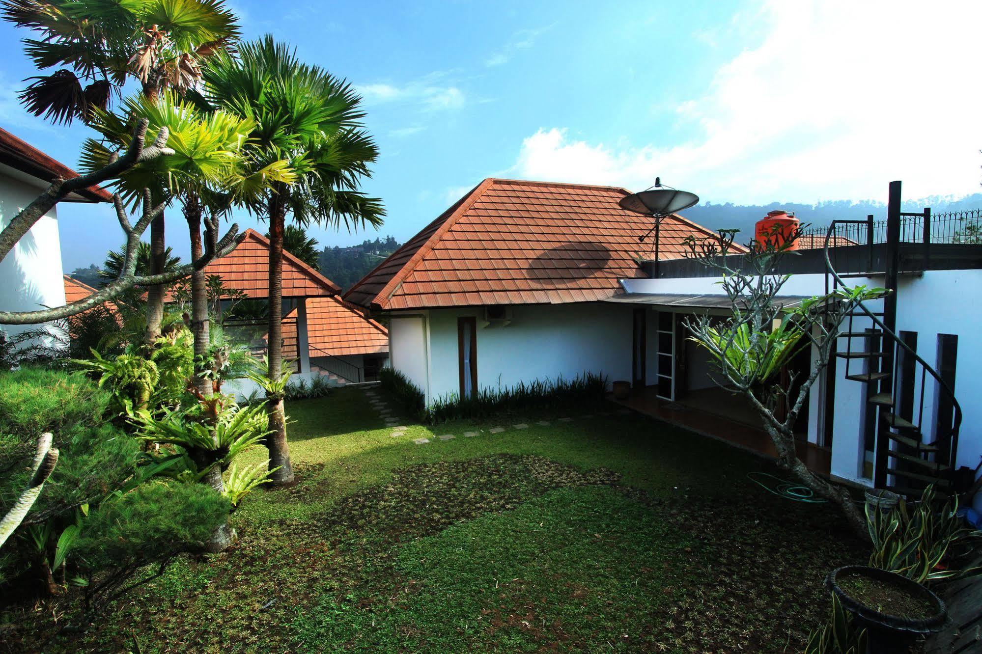 Rumah liburan Kirei Mountain View 7 Bedrooms With A Private Swimming Pool *