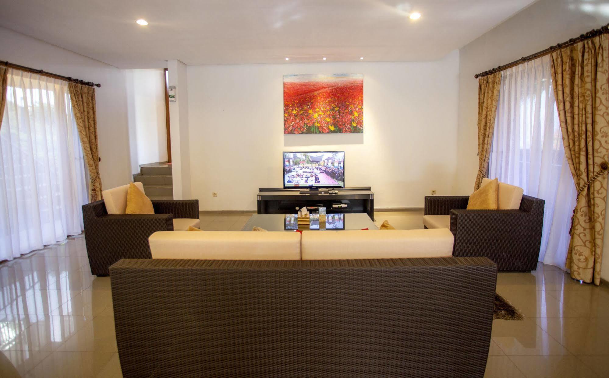 Kirei Mountain View 7 Bedrooms With A Private Swimming Pool Rumah liburan *